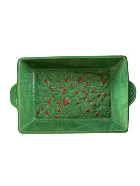 Temp-tations Holly Berry 4 QT Baking Dish with Trivet and Snap On Lid 13" x 9"